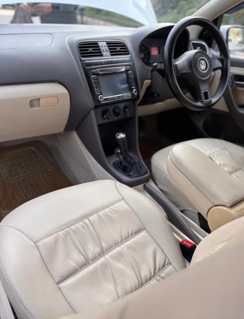 INTERIOR image for Vento 1.6L (Petrol) Trendline | Hooter