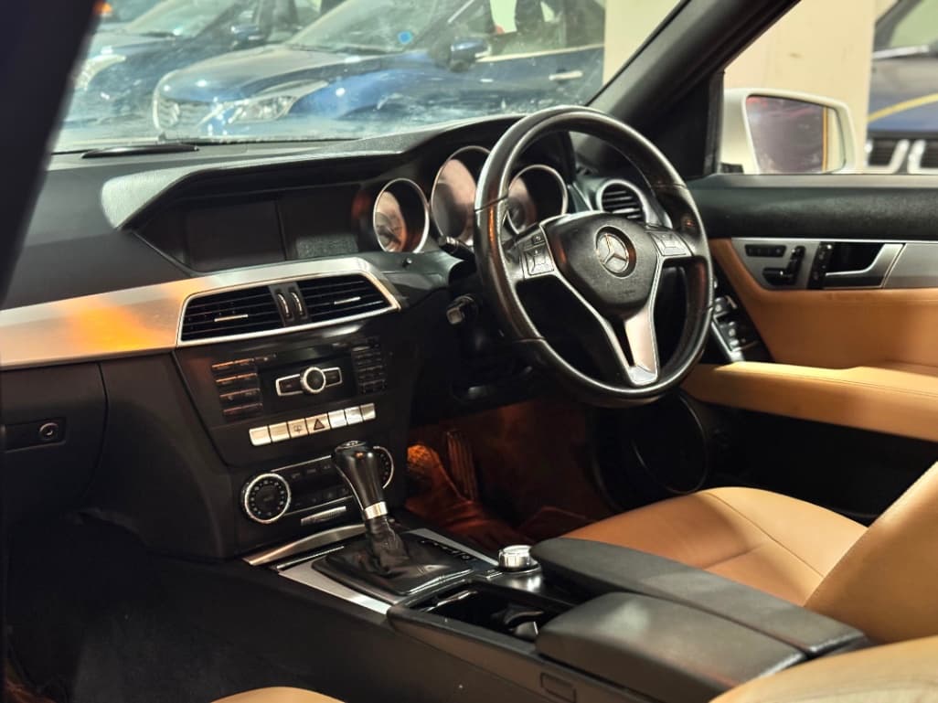 INTERIOR image for C200 | Hooter