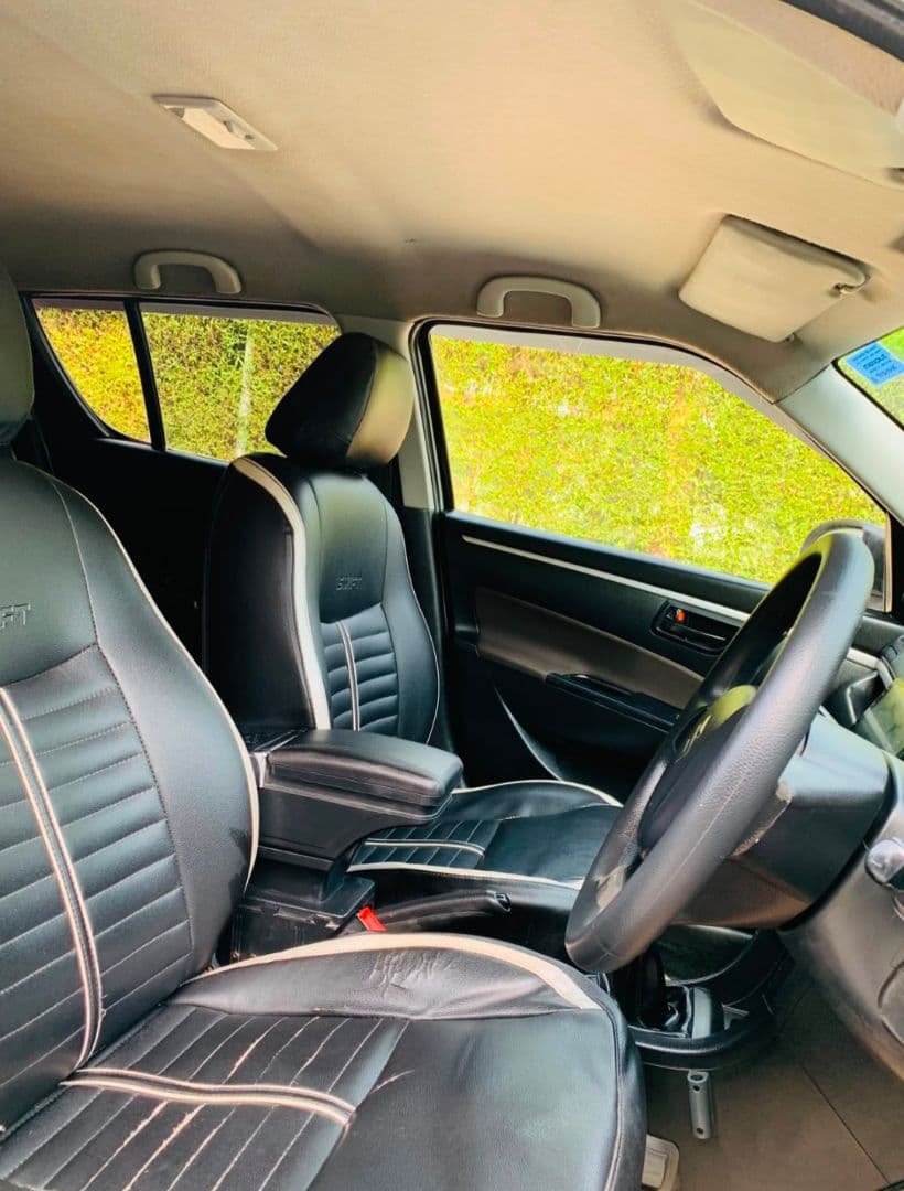 INTERIOR image for MARUTI SWIFT LXI (OPTIONAL) BS | Hooter