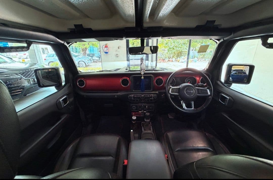 INTERIOR image for Wrangler | Hooter