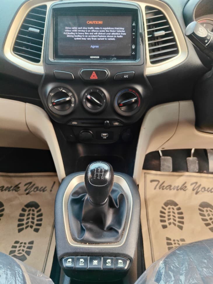 INTERIOR image for Santro | Hooter