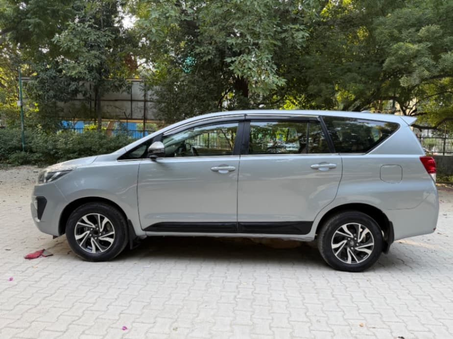 INTERIOR image for Innova Crysta [2020-2023] | Hooter