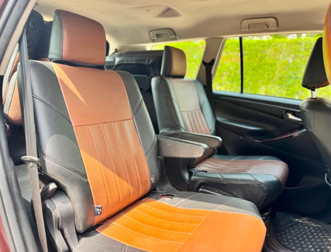 INTERIOR image for INNOVA CRYSTA 2.7 G | Hooter