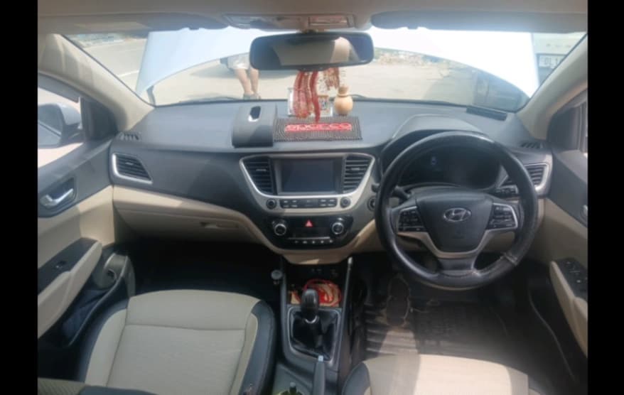 INTERIOR image for Verna [2017-2020] | Hooter