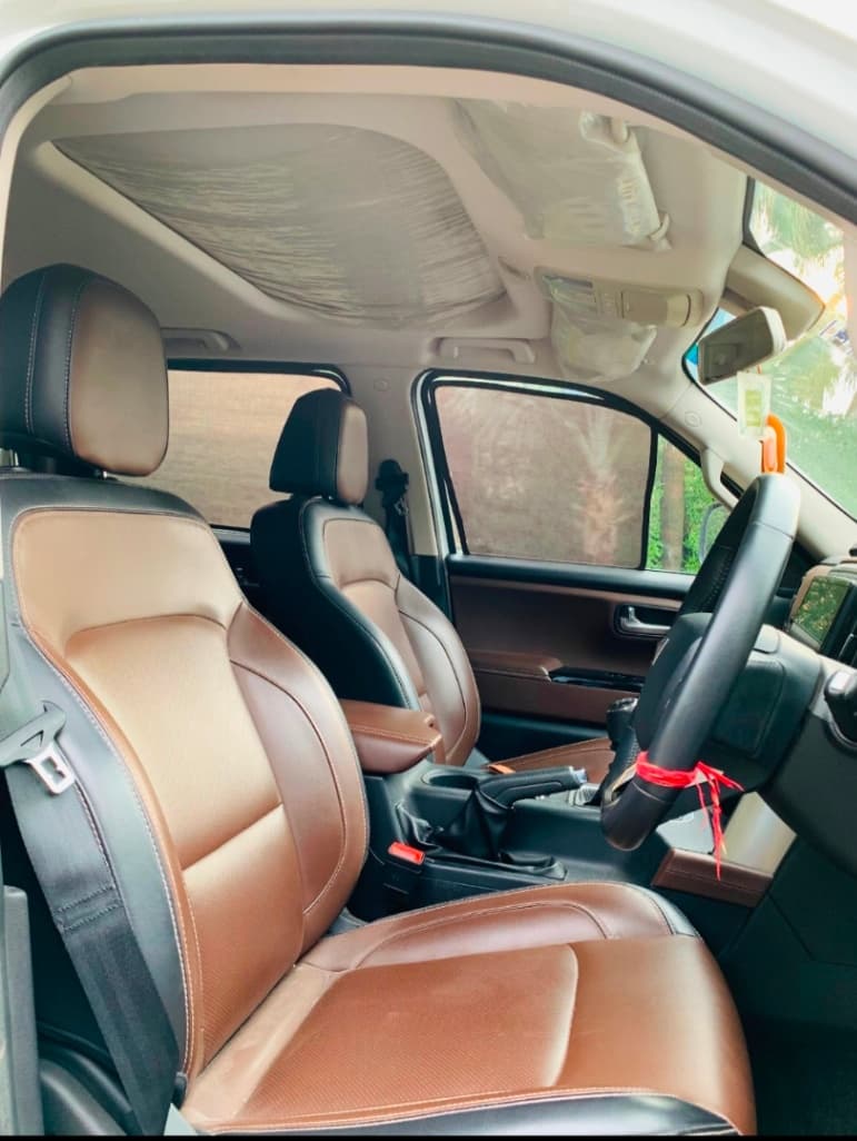 INTERIOR image for SCORPIO-N G MT 2WD Z8 7S | Hooter