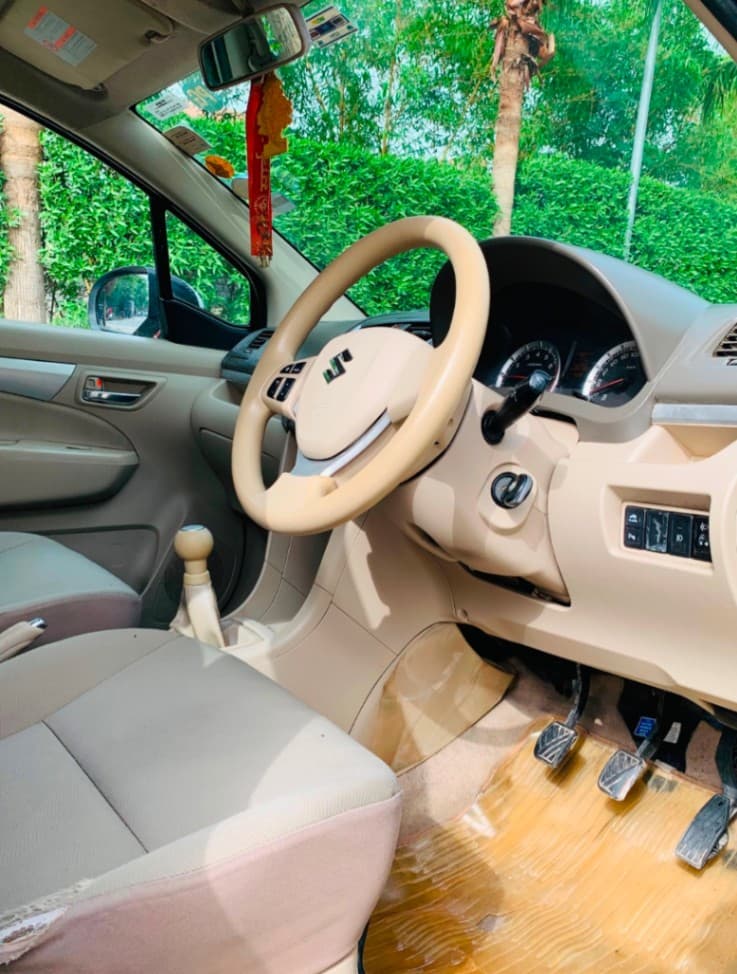 INTERIOR image for ERTIGA VXI | Hooter
