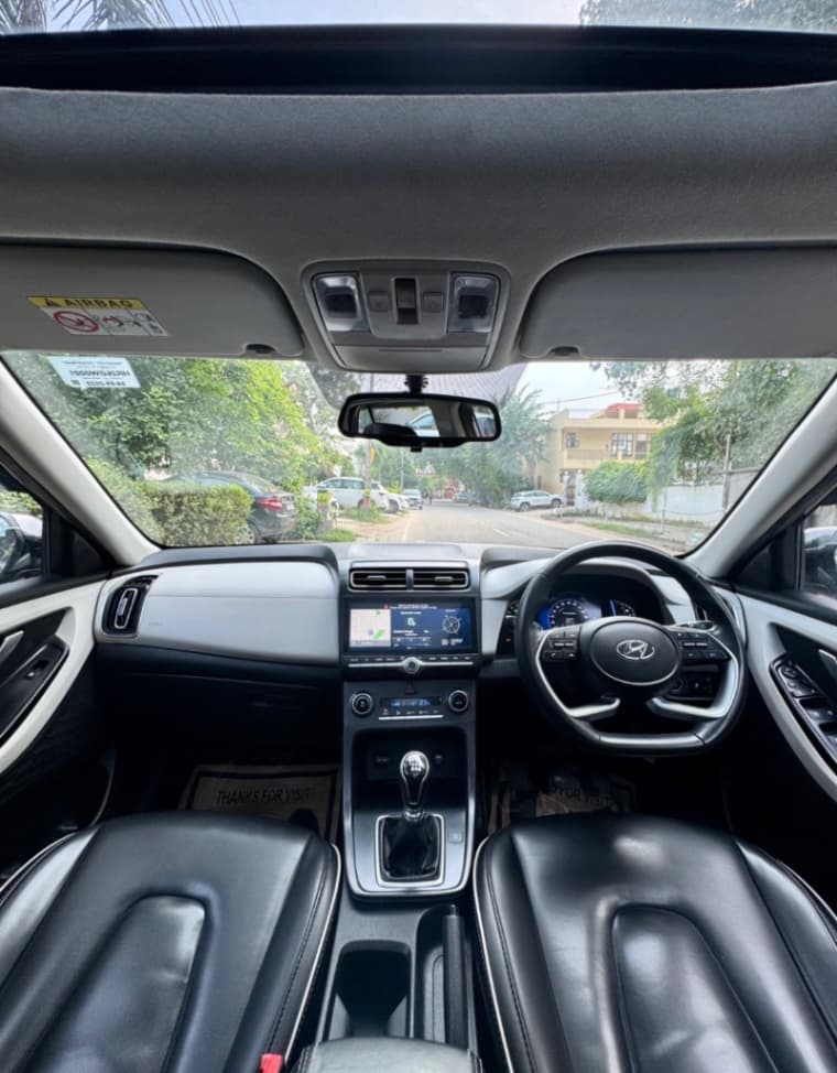 INTERIOR image for Creta | Hooter