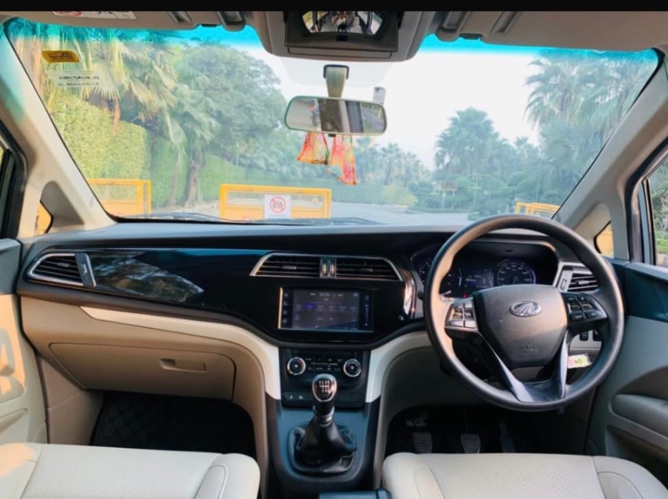INTERIOR image for MAHINDRA MARAZZO 7 STR M8