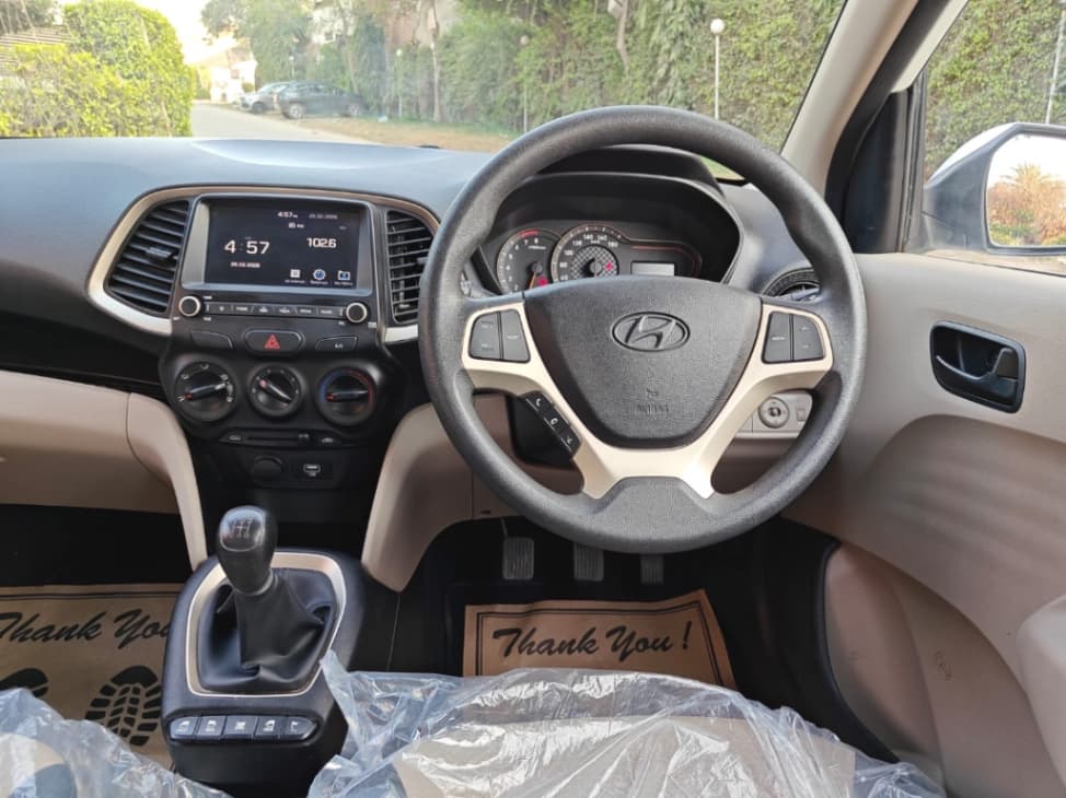 INTERIOR image for Santro | Hooter