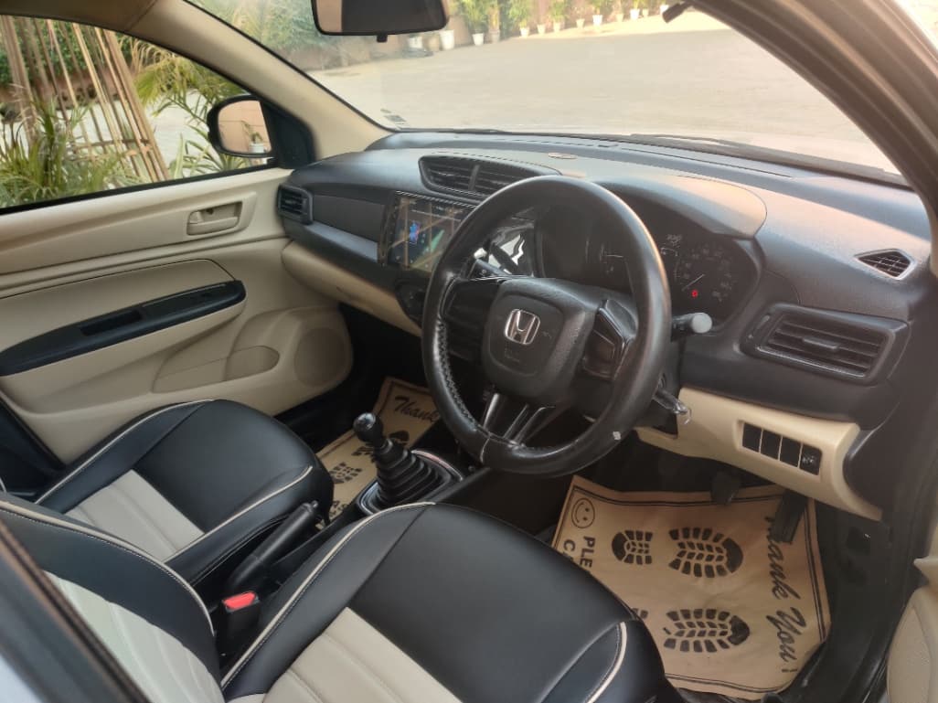 INTERIOR image for Amaze | Hooter