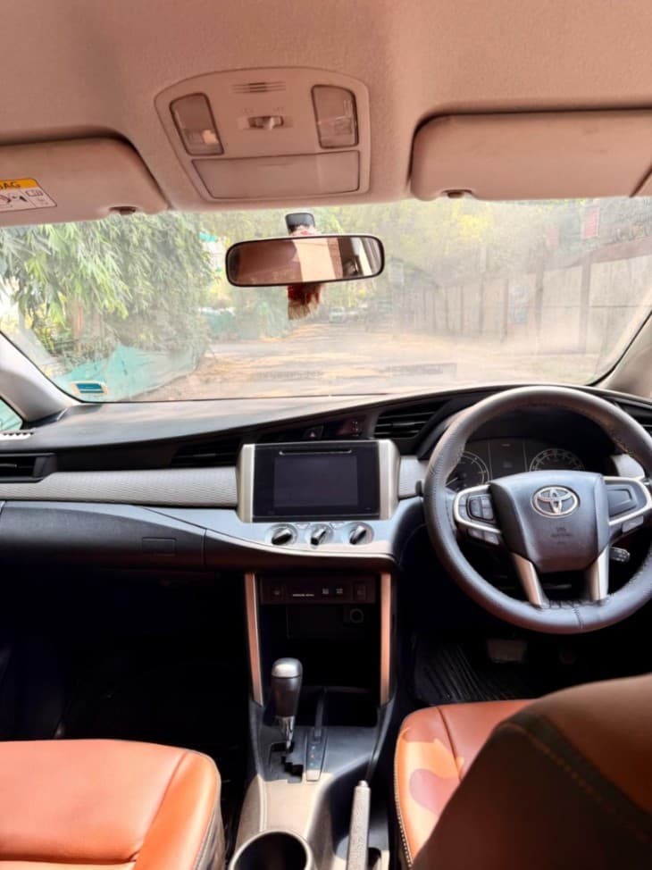 INTERIOR image for INNOVA CRYSTA 2.8 G | Hooter