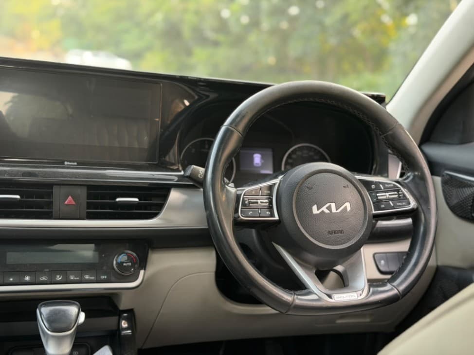 INTERIOR image for SELTOS D1.5 6AT HTX | Hooter
