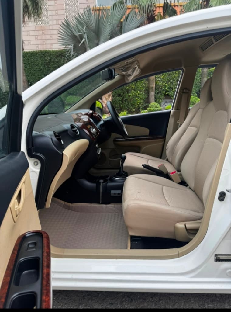 INTERIOR image for MOBILIO VMT (I VTEC) (Non Meta | Hooter