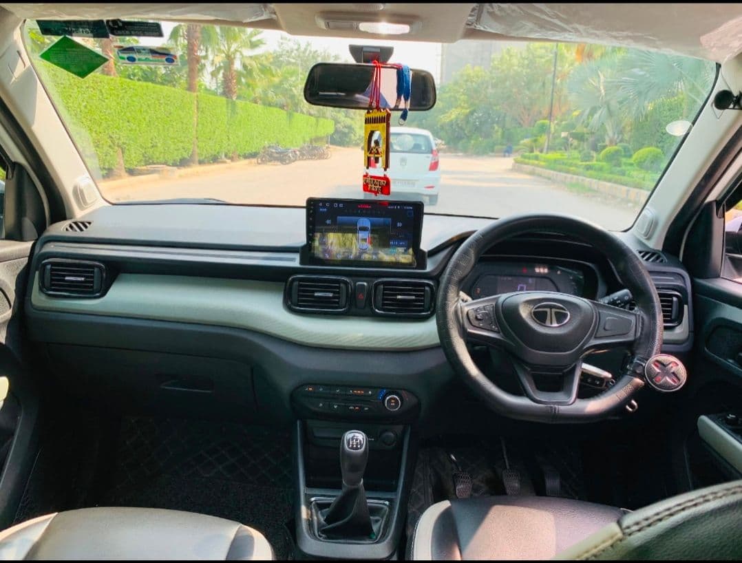 INTERIOR image for PUNCH ADV + 1.2 CNG | Hooter