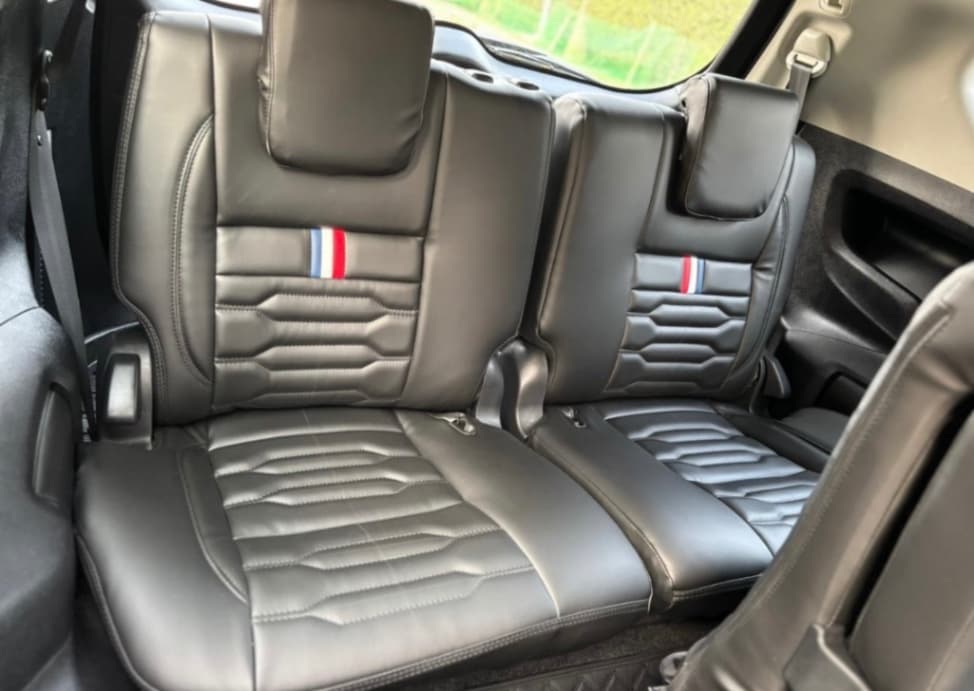 INTERIOR image for INNOVA CRYSTA 2.7 G | Hooter