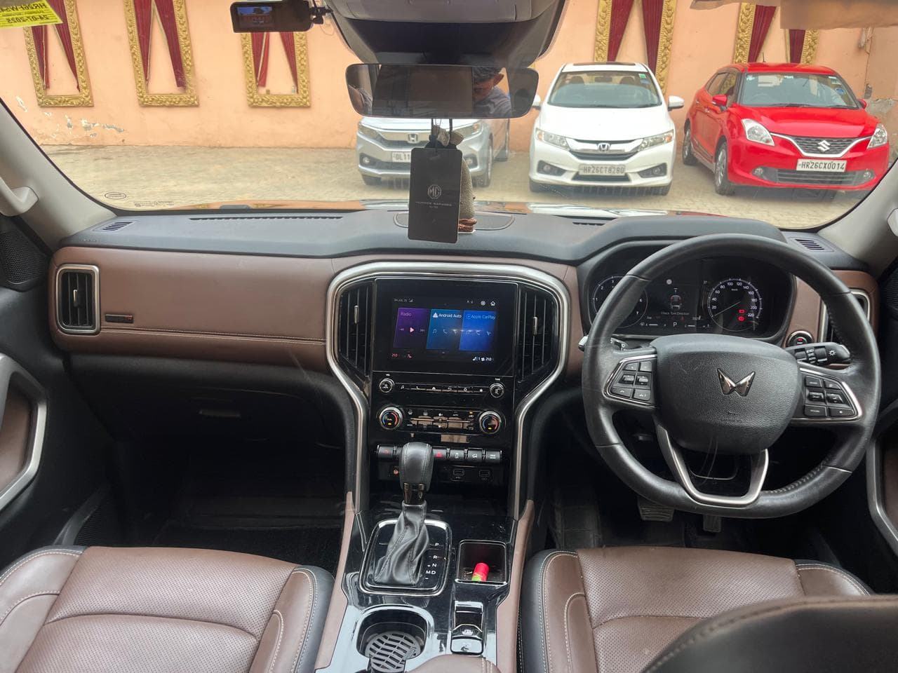 INTERIOR image for SCORPIO-N D AT 2WD Z8L 6S | Hooter