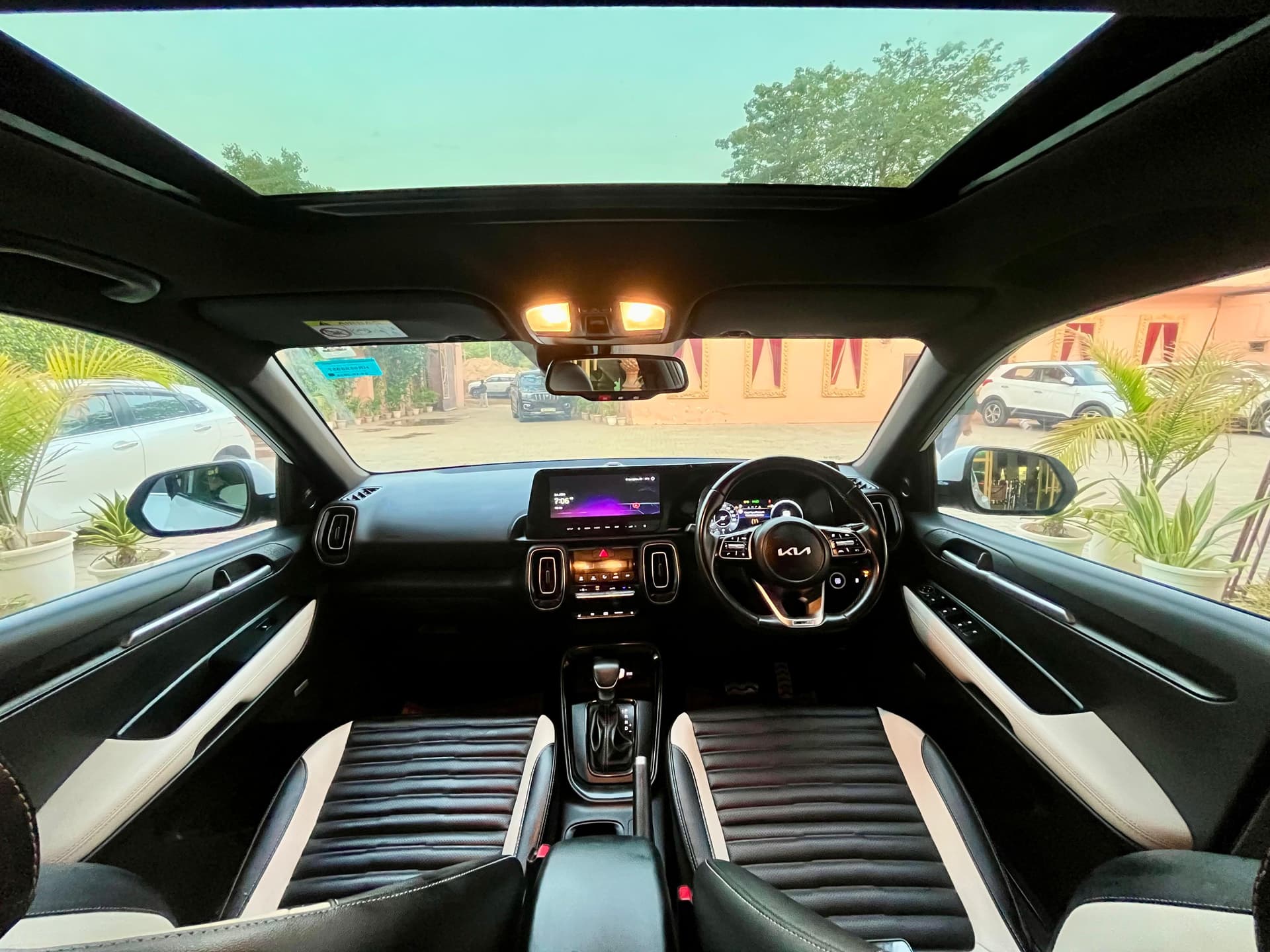 INTERIOR image for Sonet | Hooter