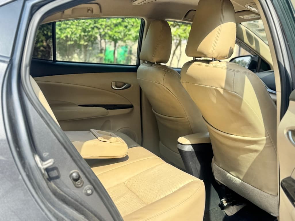 INTERIOR image for Yaris | Hooter