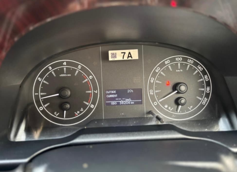 INTERIOR image for INNOVA CRYSTA 2.7 G | Hooter