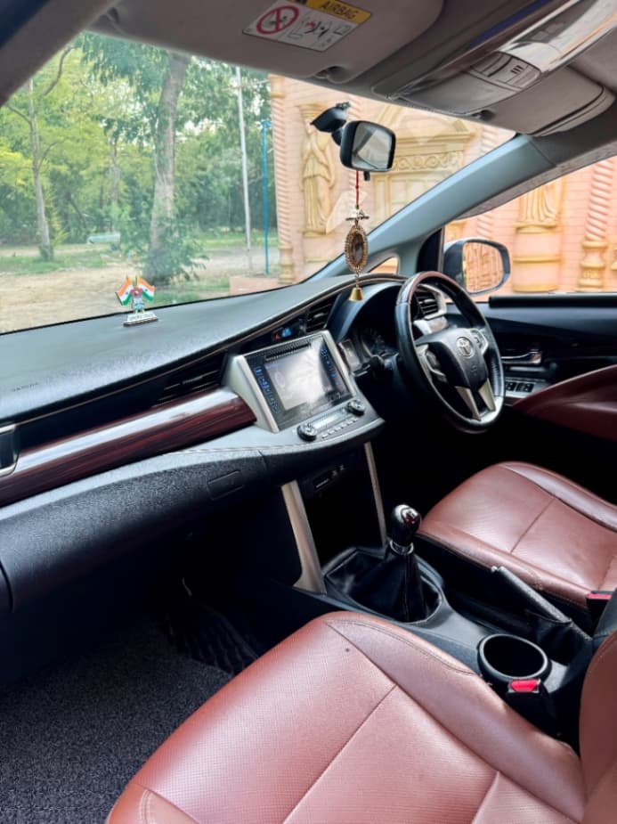 INTERIOR image for INNOVA CRYSTA | Hooter