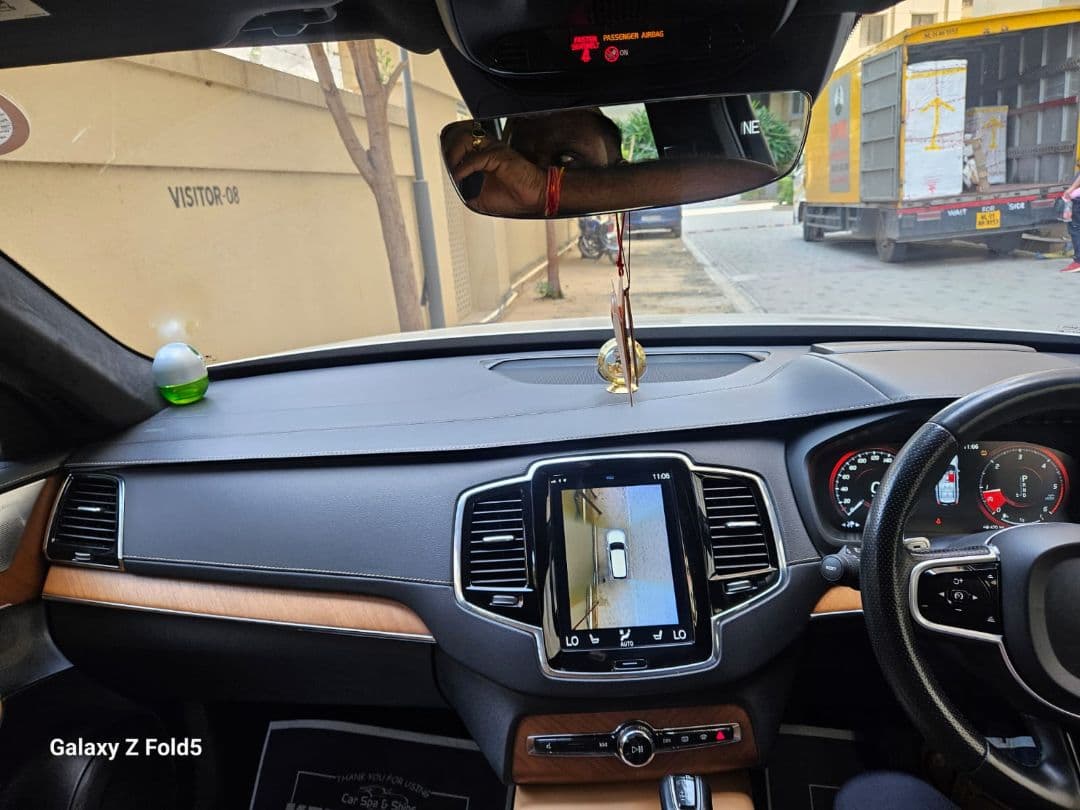 INTERIOR image for VOLVO XC90 D5 | Hooter