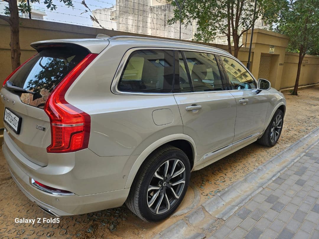 INTERIOR image for VOLVO XC90 D5 | Hooter
