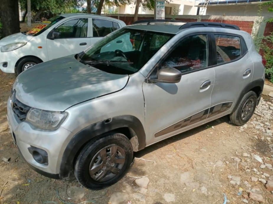INTERIOR image for KWID RXT OPTION | Hooter