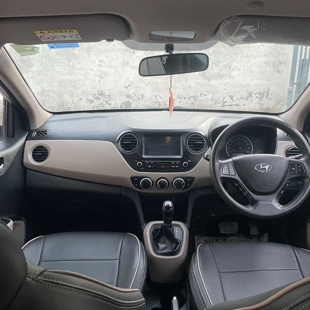 INTERIOR image for GRAND I10 SPORTZ (O) 1.2 AUTO | Hooter