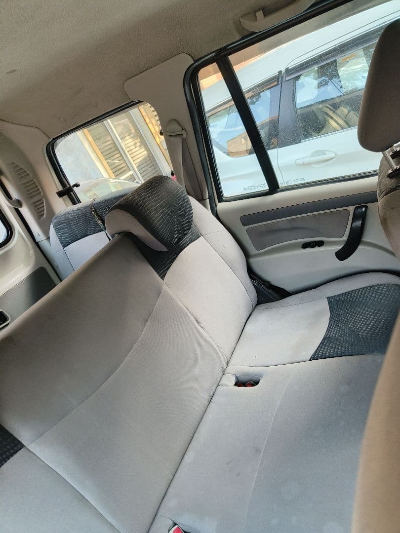 INTERIOR image for MAHINDRA SCORPIO S5 MH 2W 140 | Hooter