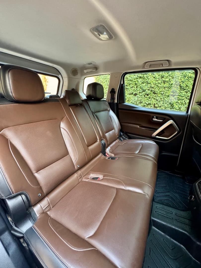 INTERIOR image for SCORPIO-N D AT 4WD Z8L 7S | Hooter