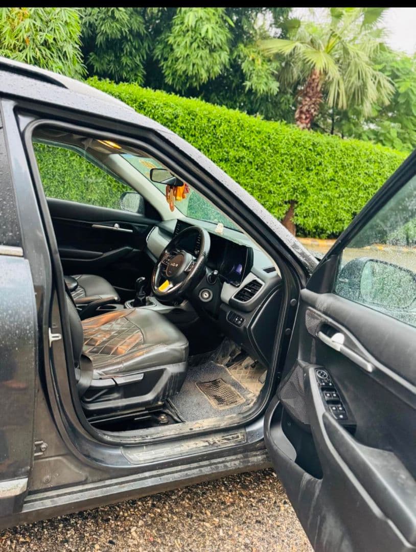 INTERIOR image for SELTOS G1.5 6MT HTK | Hooter