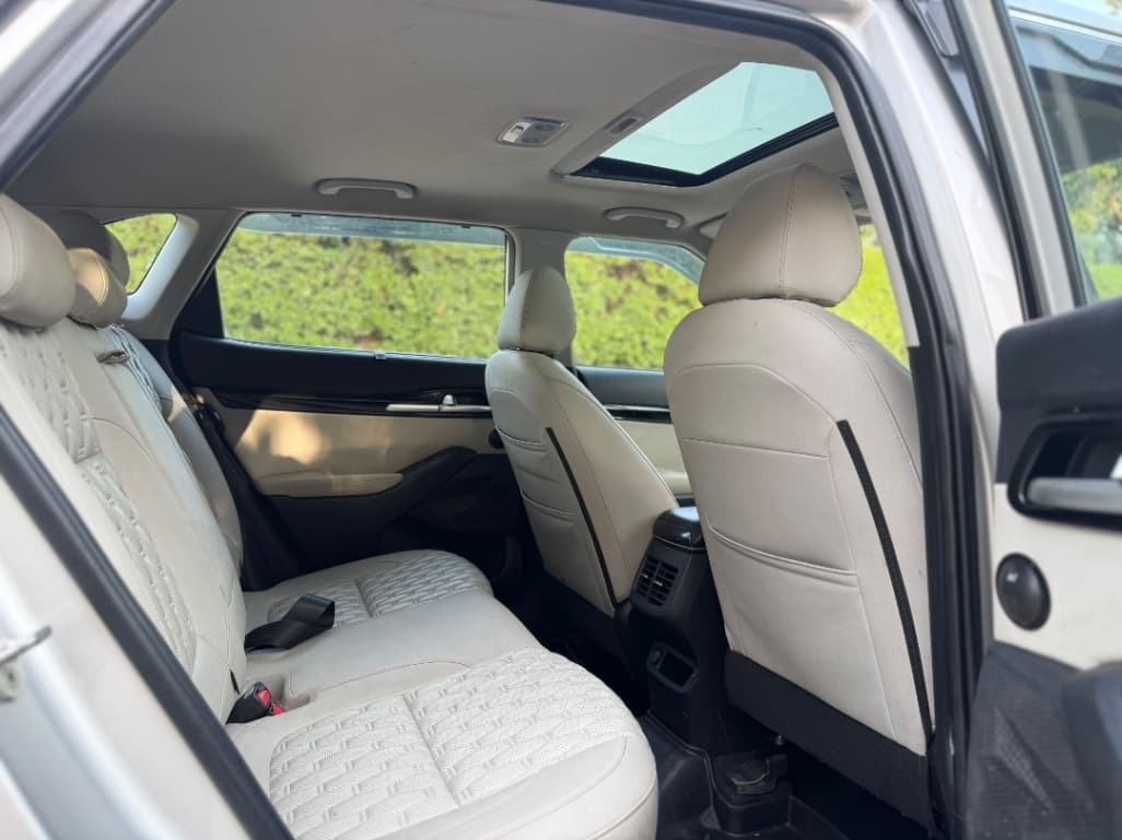 INTERIOR image for SELTOS D1.5 6AT HTX | Hooter