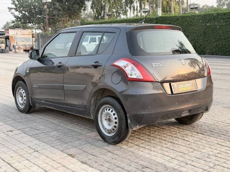 INTERIOR image for MARUTI SWIFT LXI (OPTIONAL) BS | Hooter