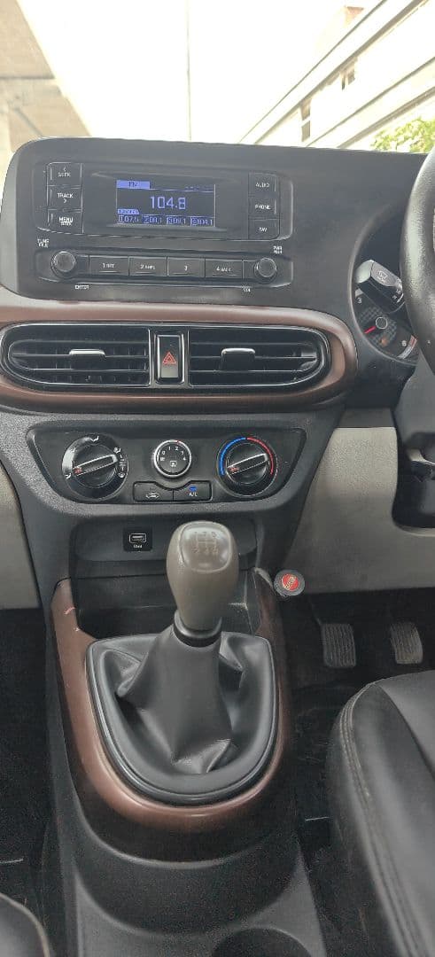 INTERIOR image for AURA 1.2MT CNG S | Hooter