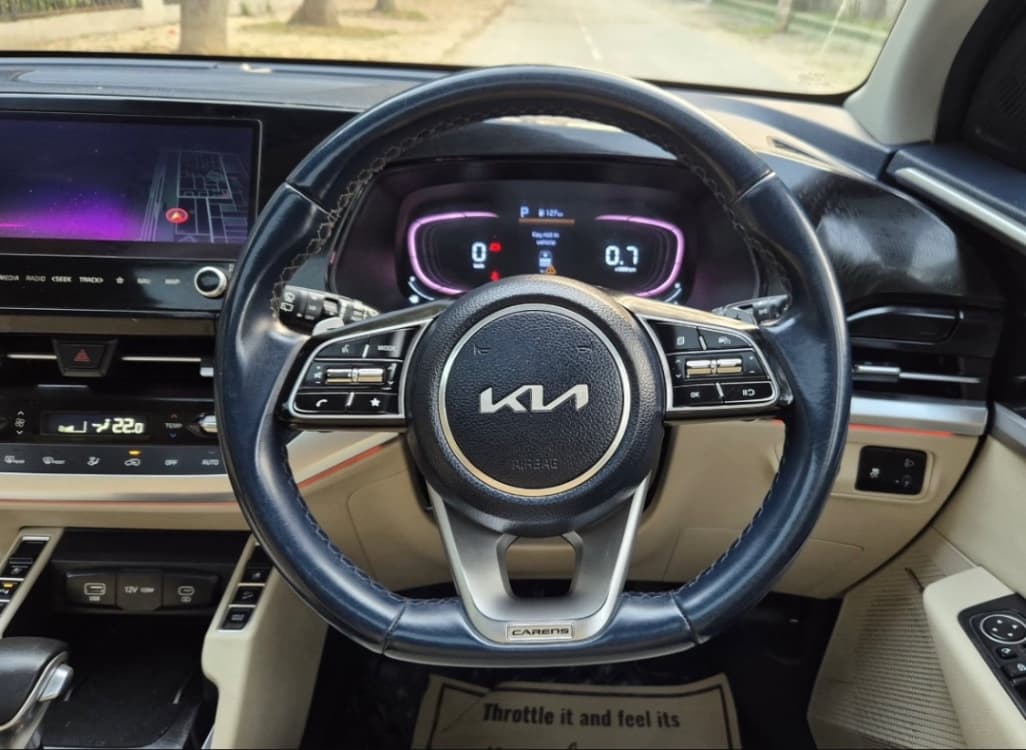 INTERIOR image for Carens