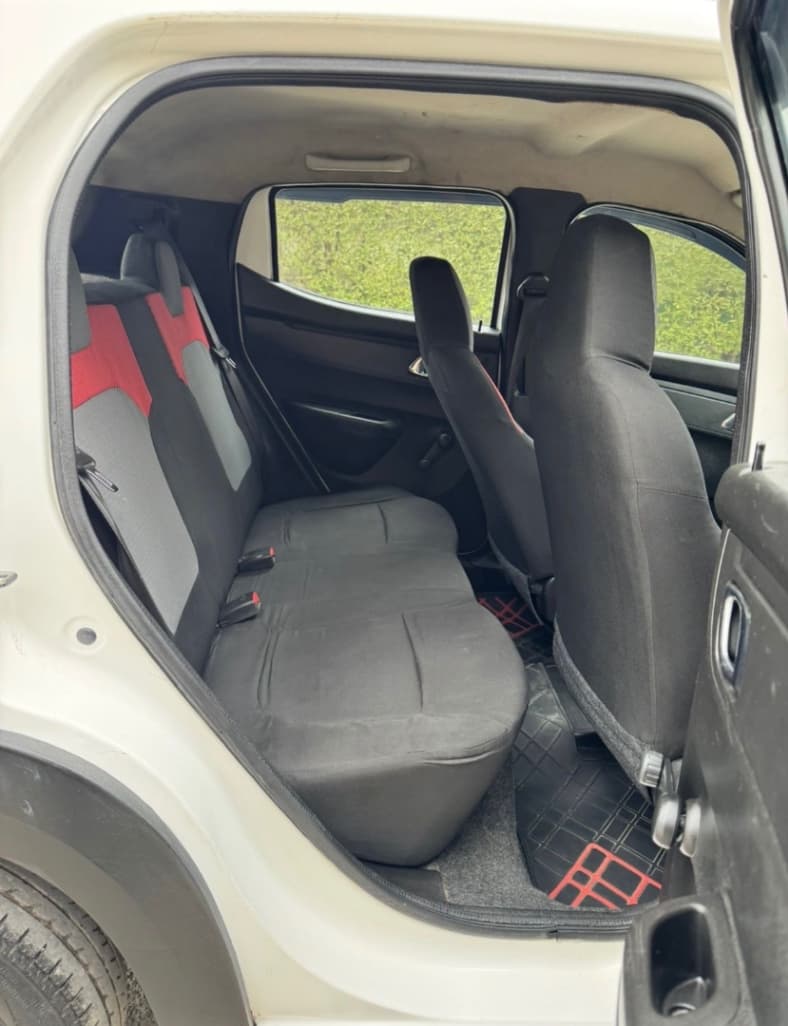 INTERIOR image for KWID RXT 1.0 EASY-R OPTION