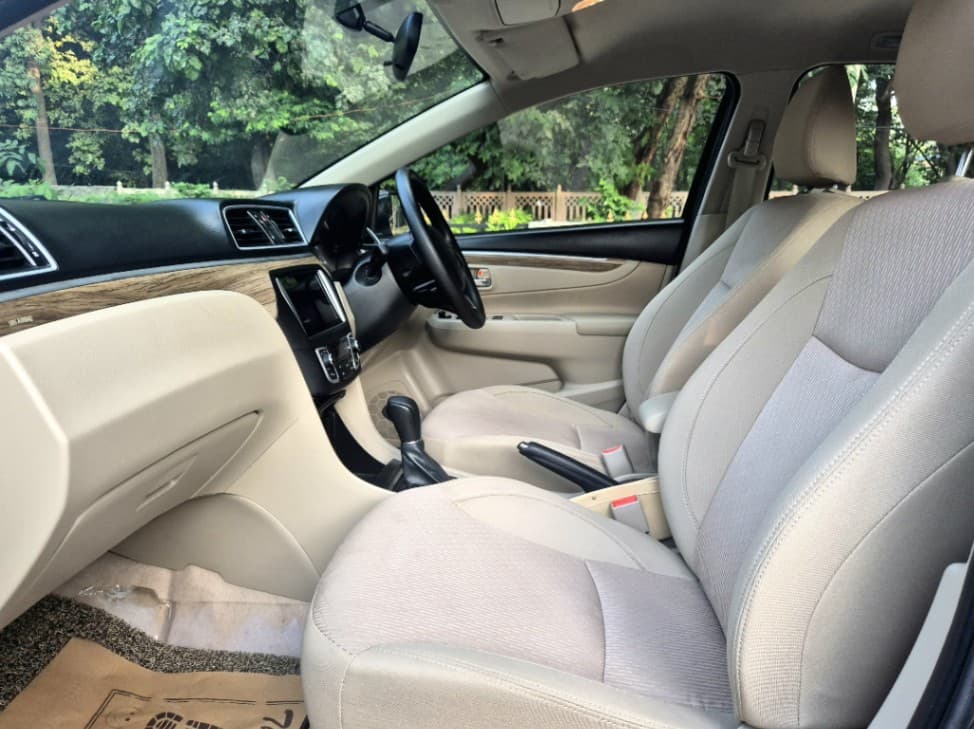 INTERIOR image for CIAZ SMART HYBRID ZETA AT | Hooter