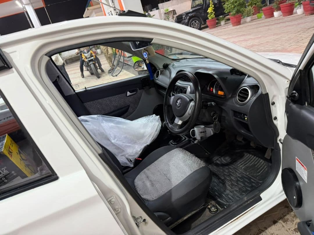 INTERIOR image for MARUTI ALTO 800 GREEN LXI | Hooter