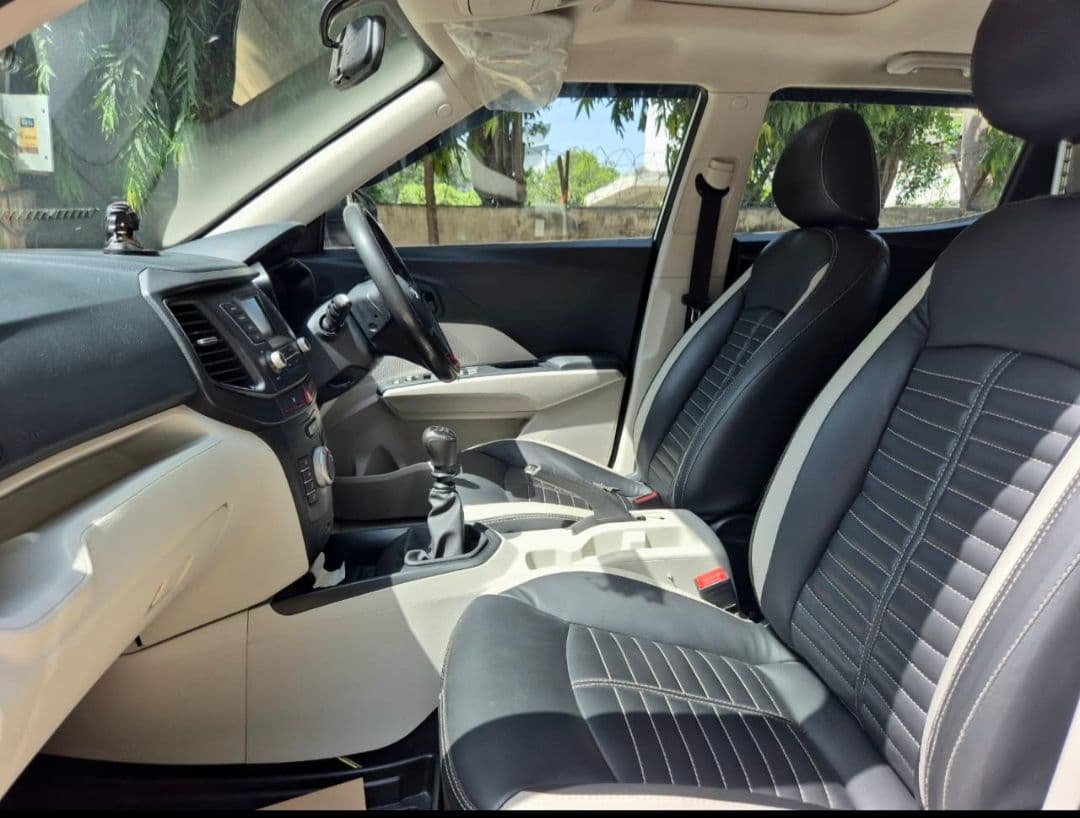 INTERIOR image for XUV300 [2019-2024] | Hooter