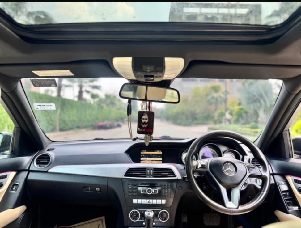 Mercedes-Benz undefined