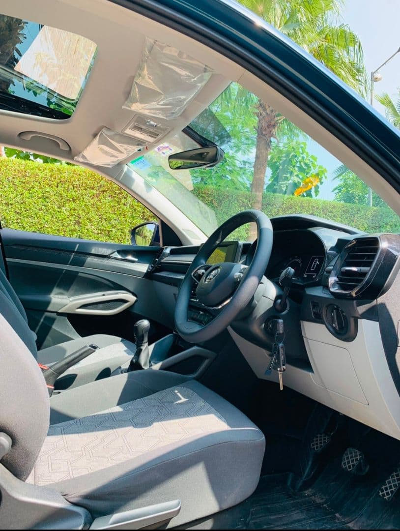 INTERIOR image for KYLAQ SIGNATURE 1.0 TSI MT | Hooter