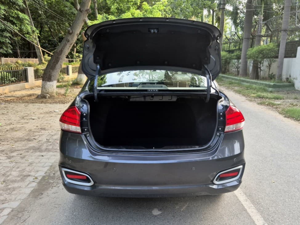 INTERIOR image for CIAZ SMART HYBRID ZETA AT | Hooter