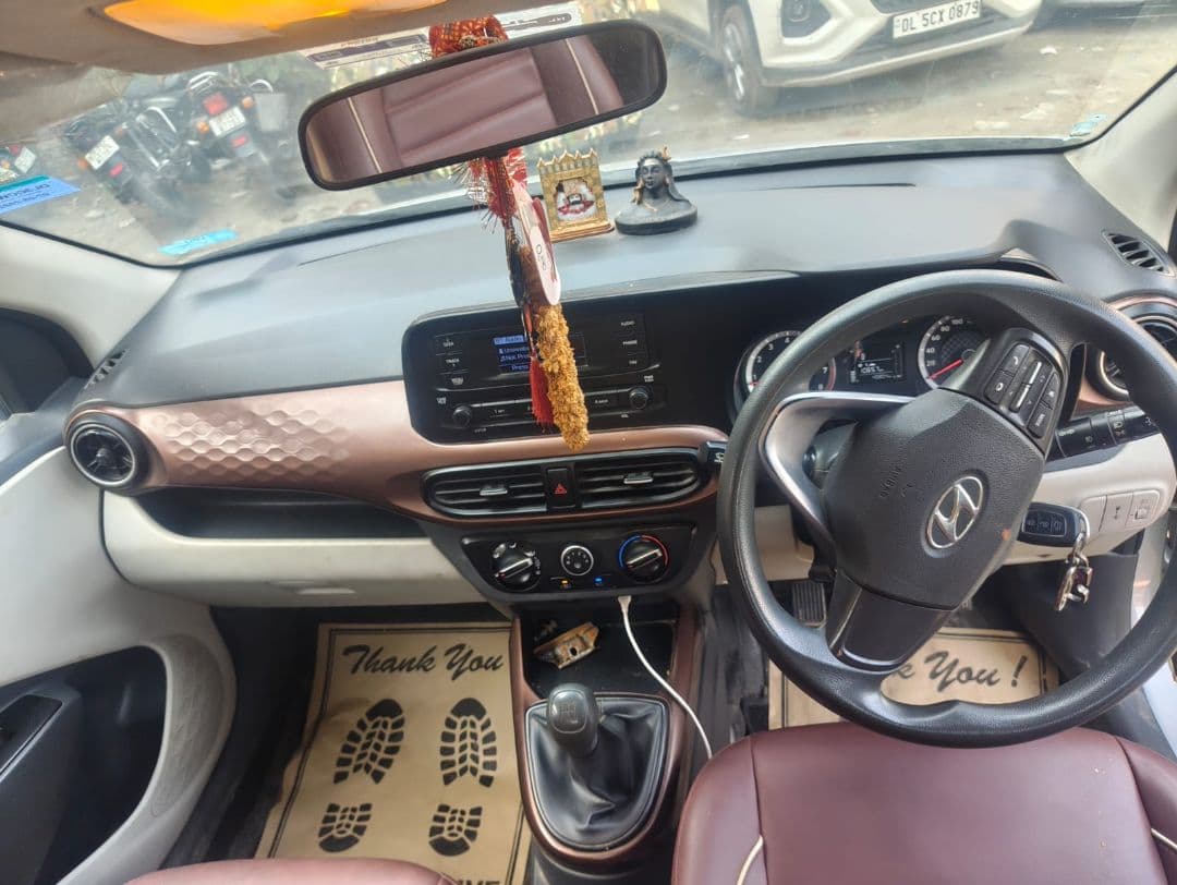 INTERIOR image for Aura [2020-2023] | Hooter