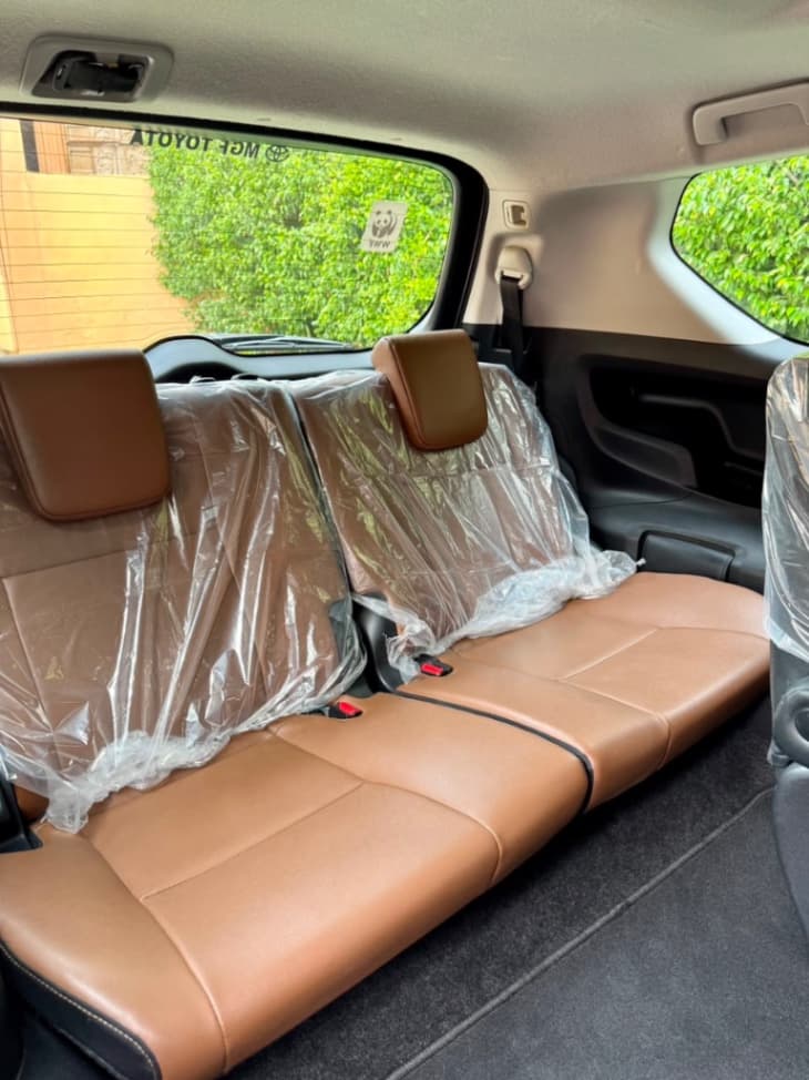 INTERIOR image for INNOVA CRYSTA 2.7 Z | Hooter