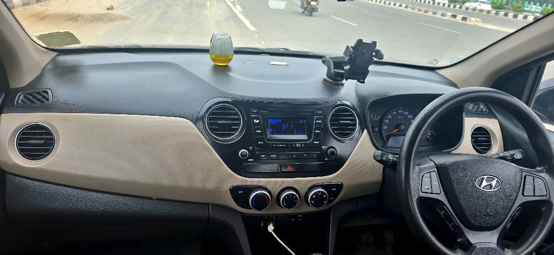 INTERIOR image for XCENT VTVT E+ | Hooter