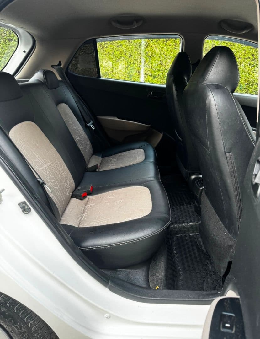 INTERIOR image for GRAND I10 MAGNA 1.2 | Hooter