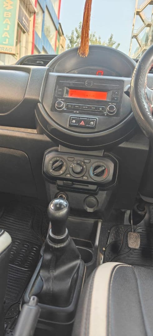 INTERIOR image for S-PRESSO VXI CNG | Hooter