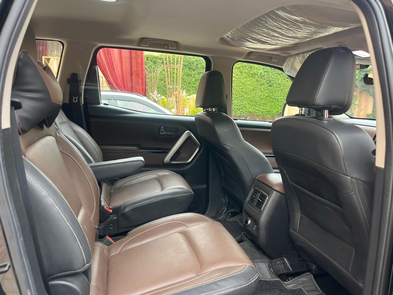 INTERIOR image for SCORPIO-N D AT 2WD Z8L 6S | Hooter