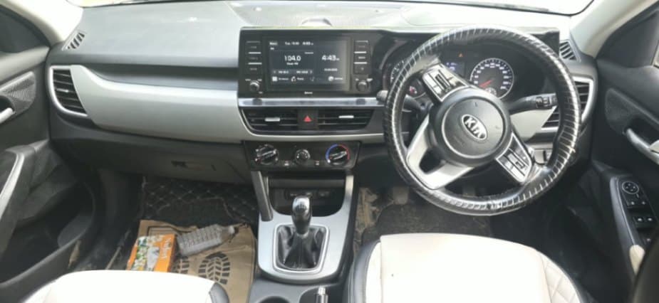 INTERIOR image for SELTOS G1.5 6MT HTK | Hooter
