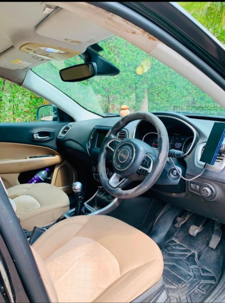 INTERIOR image for COMPASS LONGITUDE (O) 2.0D | Hooter